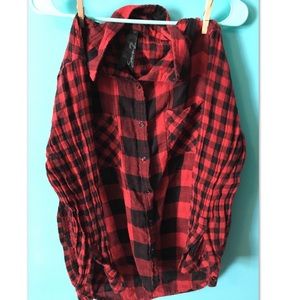 Seven7 brand black and red plaid shirt!